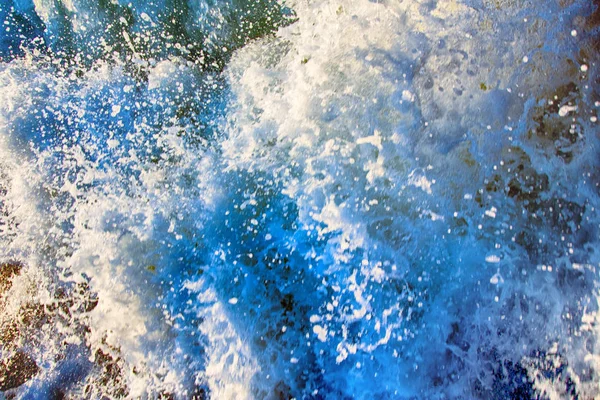 Морские волны во время шторма — стоковое фото