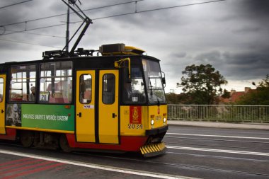 Polonya, Varşova - 7 Eylül 2017: modern çevre dostu elektrik toplu taşıma sermaye