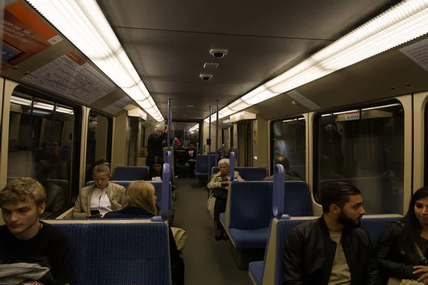 InterCity és elővárosi vonatok — Stock Fotó