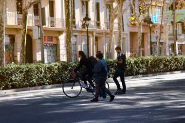 İspanyol bisikletçileri hoş geldiniz