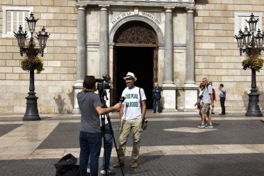 fotoğrafçılar ve işleçler çalışmalarını