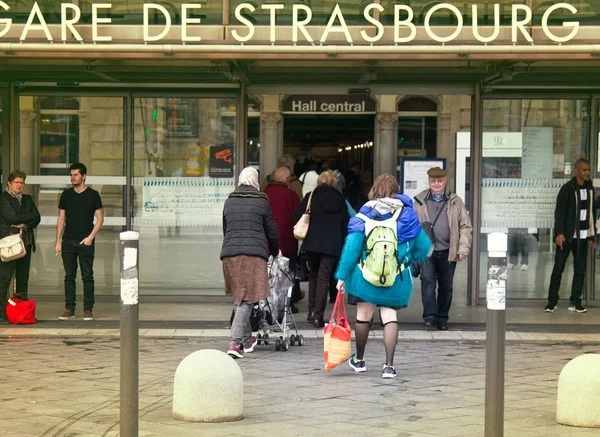 Eingang zum Warteraum des Straßburger Hauptbahnhofs — Stockfoto