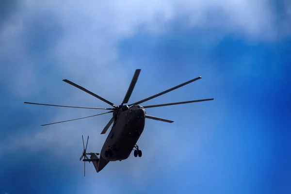 Mi-26 Sovyet ağır çok amaçlı nakliye helikopteri olduğunu — Stok fotoğraf