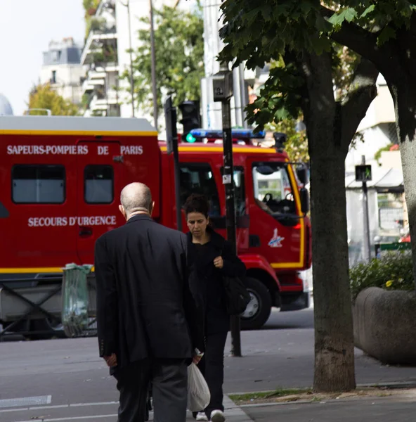 Camión de bomberos en la calle Paris — Foto de Stock