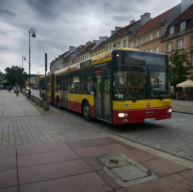 Normal şehir otobüs