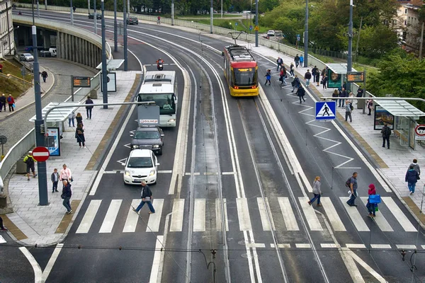 Şehir Varşova, yol kavşağı girişinde Otoban — Stok fotoğraf