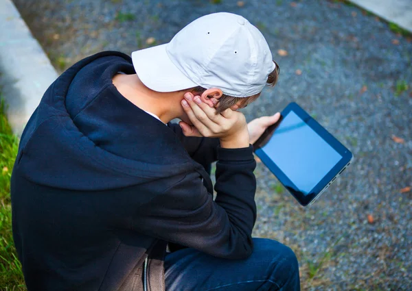 Adolescente con Comuter Tablet —  Fotos de Stock