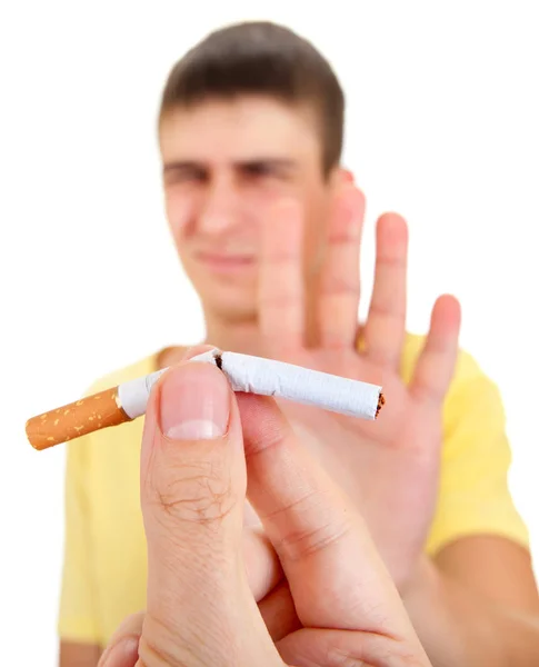 Молодой человек отказывается от сигареты — стоковое фото
