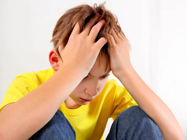 Triste adolescente en casa — Foto de Stock