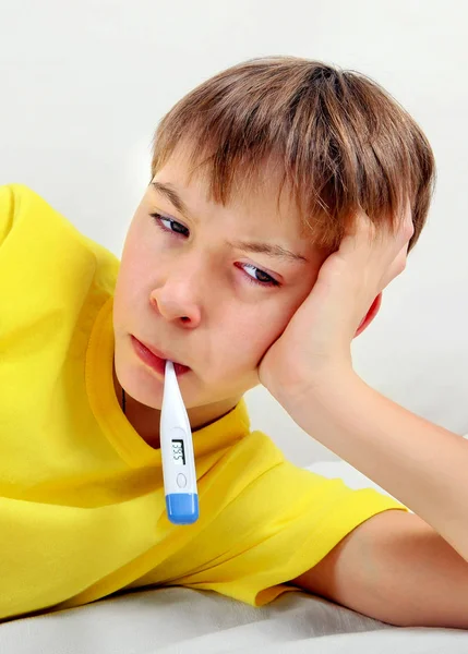Sick Kid with Thermometer — Stock Photo, Image