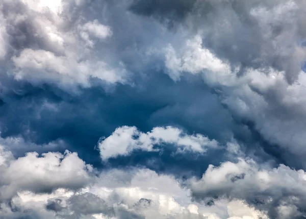 Awan Dramatis Latar Belakang — Stok Foto