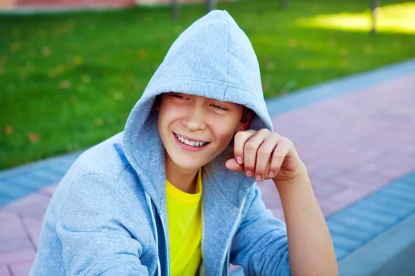 Teenager Portrait outdoor — Stock Photo, Image