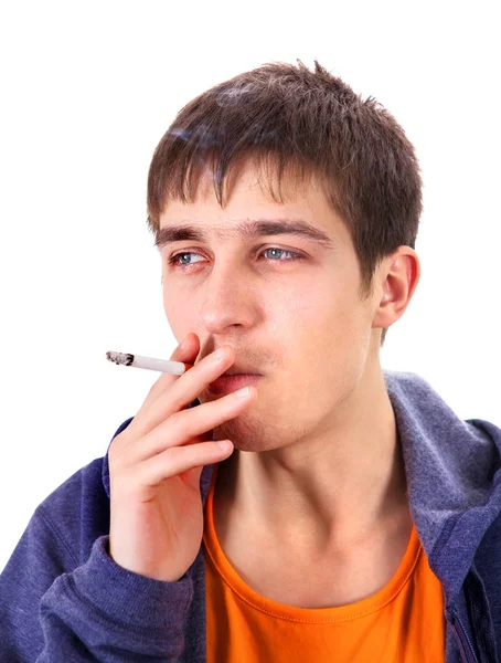 Jeune homme avec cigarette — Photo