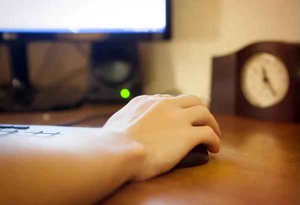 Hand on Computer Mouse — Stock Photo, Image