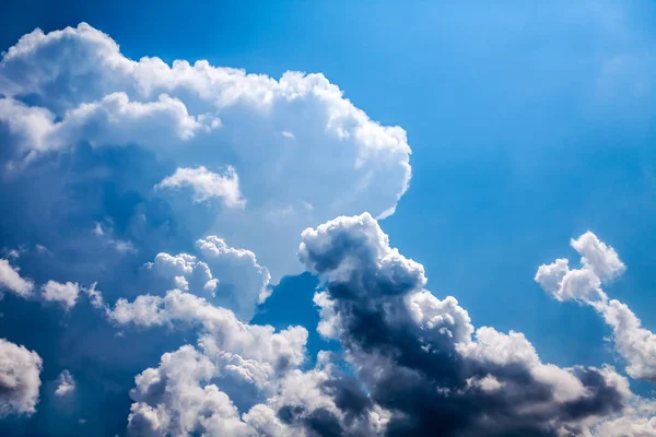 Awan dan langit biru — Stok Foto