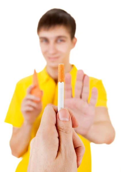 Fiatalember, aki megtagadja a cigarettát — Stock Fotó