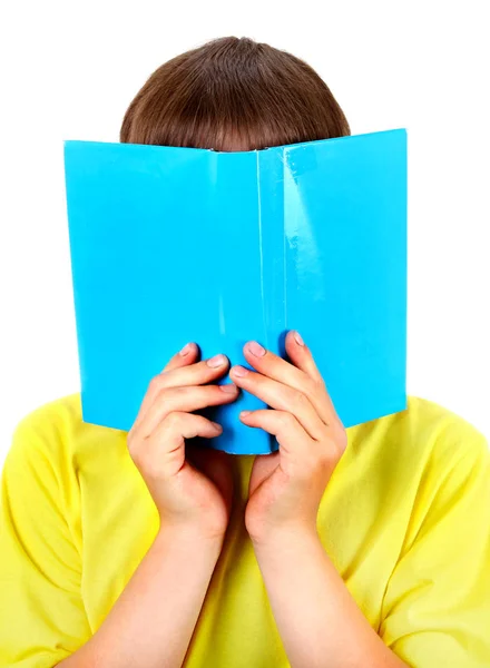 Tiener met een boek — Stockfoto