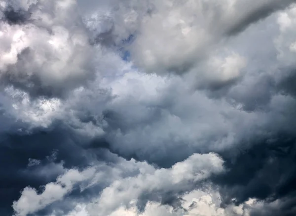 Nuvens dramáticas Fundo — Fotografia de Stock