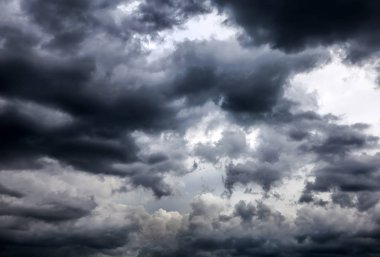 Dramatik Bulutlar Arkaplanı