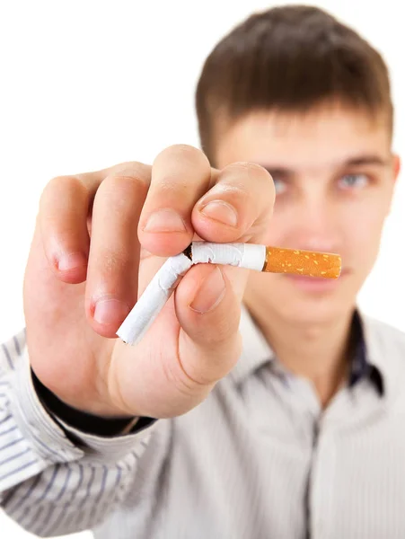 Молодий чоловік відмовляється від сигарети — стокове фото