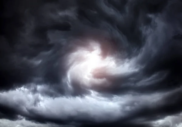 Вихрь в облаках — стоковое фото