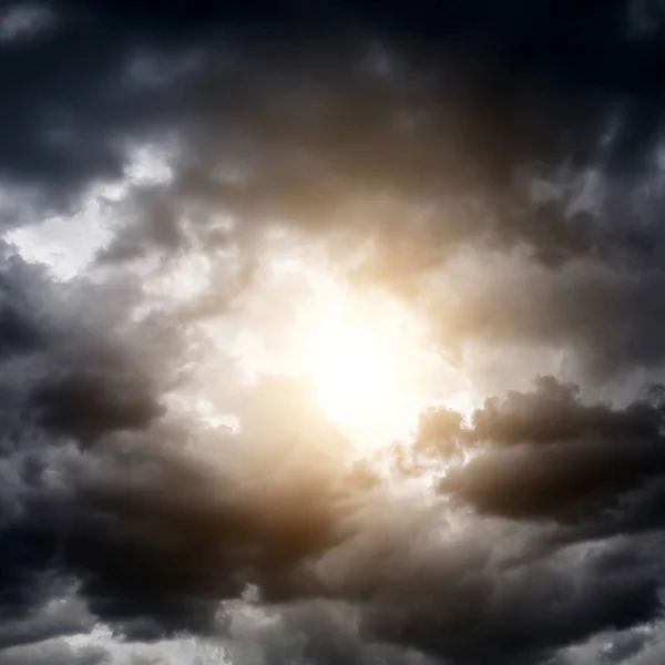 Cloudscape με μια φως του ήλιου — Φωτογραφία Αρχείου