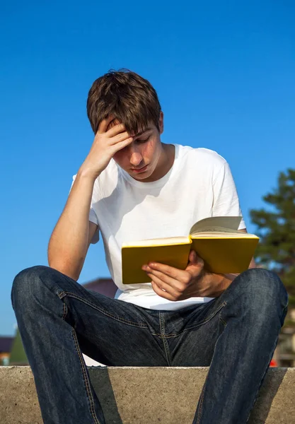 Young Man read a Book — Stock Photo, Image