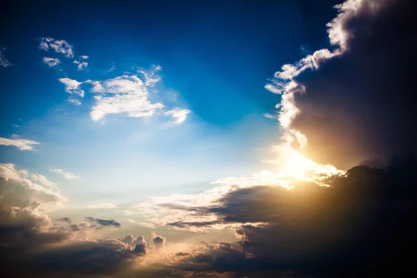 Cloudscape με μια φως του ήλιου — Φωτογραφία Αρχείου