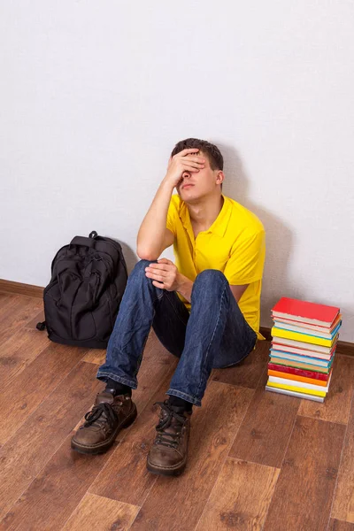 Studente triste e stanco — Foto Stock