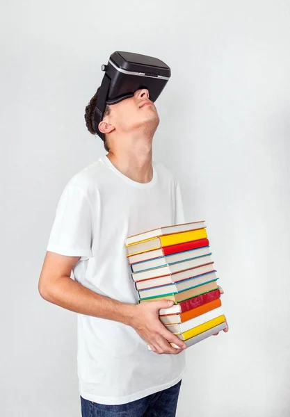 Estudante em copos de Vr — Fotografia de Stock