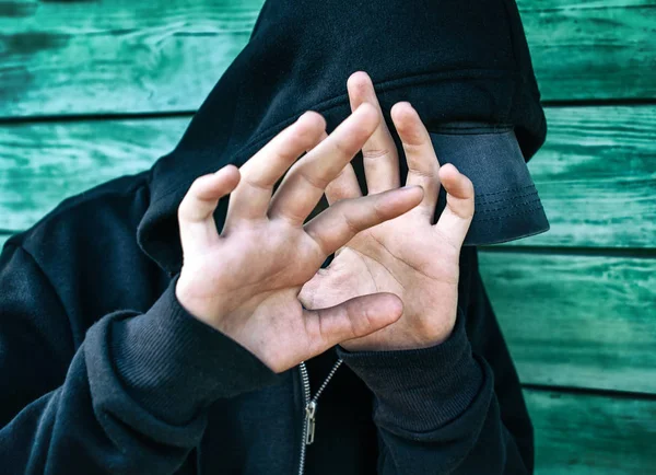 Bang persoon buiten — Stockfoto