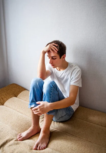 Triest jonge man — Stockfoto