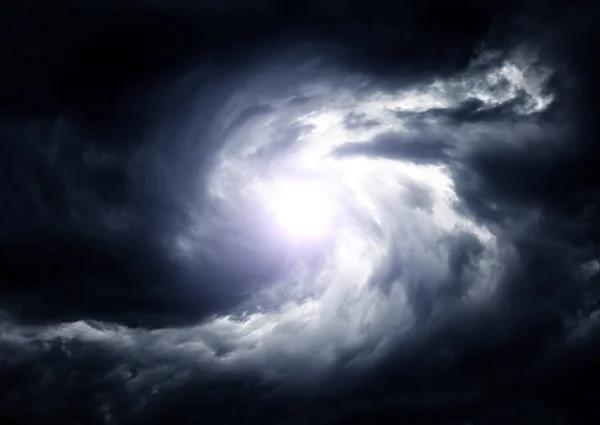 Whirlwind in de wolken — Stockfoto