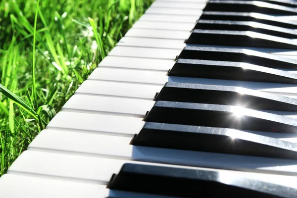 Tastiera per pianoforte esterna — Foto Stock