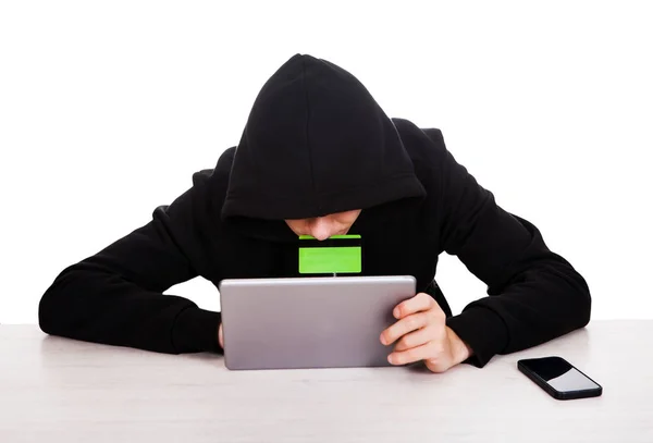 Hacker con un tablet — Foto Stock