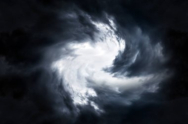 Bulutlarda bulanık kasırga