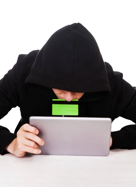 Hacker con un tablet — Foto Stock