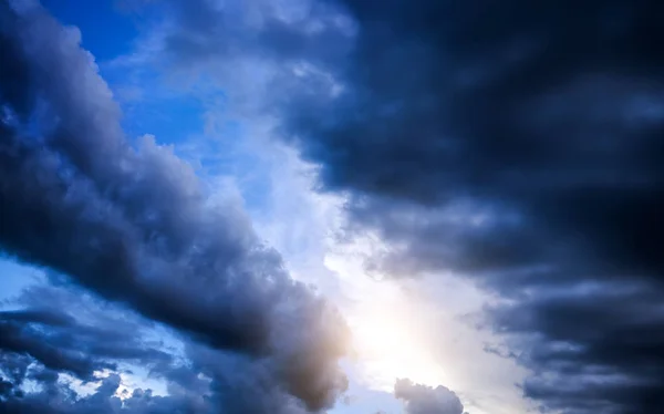 Облако со светом — стоковое фото