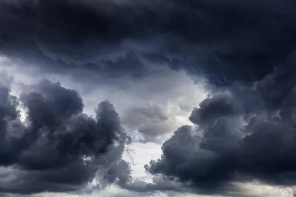 Sombrio Dramático Tempestade Nuvens Área Fundo — Fotografia de Stock