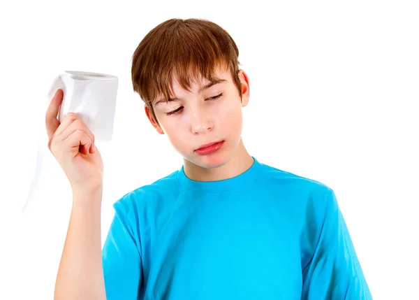 Adolescente Descontente Segurar Papel Higiênico Sobre Fundo Branco — Fotografia de Stock