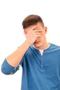 Üzgün Genç Adam Beyaz Arkaplanda İzole Edildi