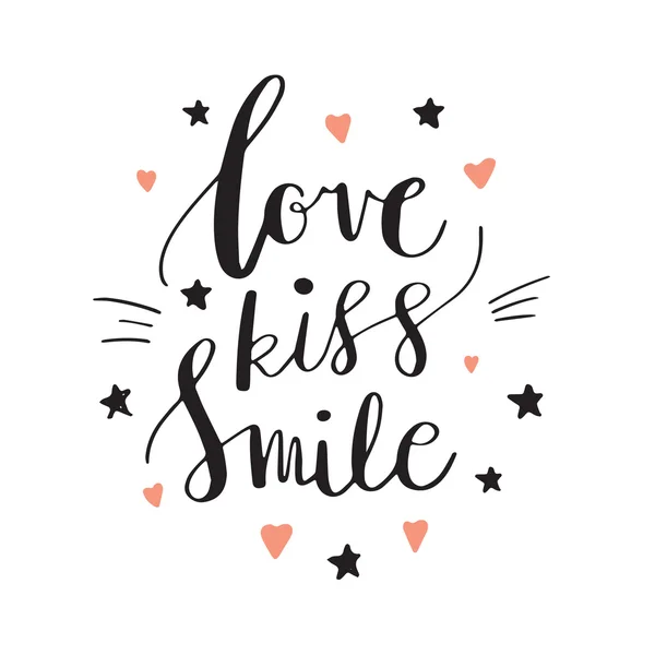 Amore Bacio Sorriso Lettere decorative, cuori e stelle. Citazione di ispirazione lettering disegnato a mano. iscrizione. Carattere, poster motivazionale . — Vettoriale Stock