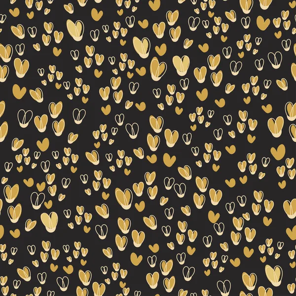 Lindo patrón de vectores sin costuras de oro repitiendo corazones sobre fondo negro . — Vector de stock