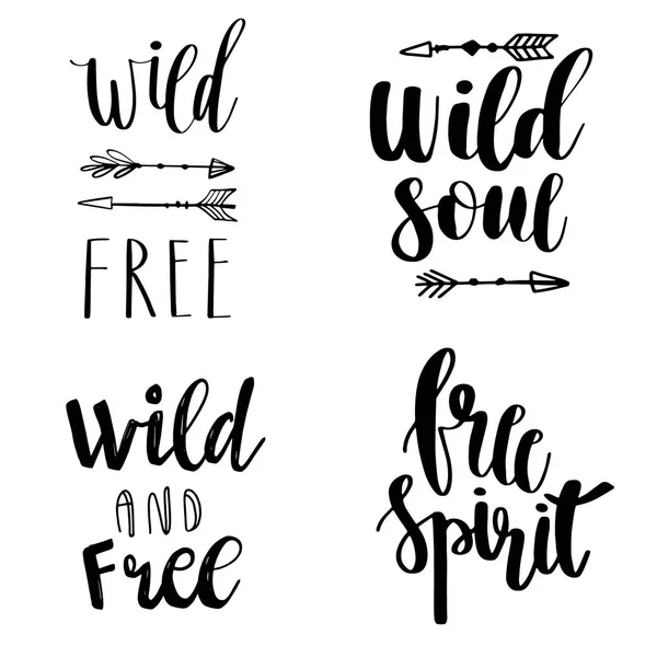 Set di citazioni Boho Style Lettering ed elementi disegnati a mano. Selvaggio e libero, spirito libero, frasi dell'anima selvaggia. Illustrazione vettoriale . — Vettoriale Stock