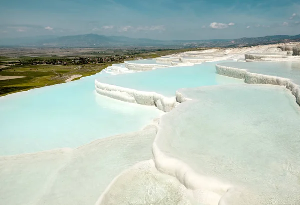 Pammukale, travertines av kalcium. Turkiska resort, unika termiska vatten rikt på kalcium. — Stockfoto
