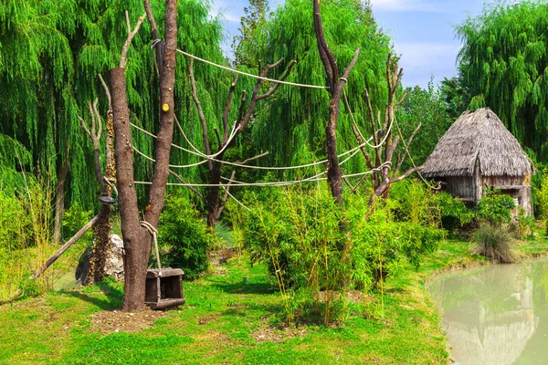 Huts Zulus. The village of the Zulus. African village of the Zulu tribe. — Stock Photo, Image