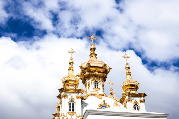 Rus Ortodoks Kilisesi altın kubbeleri — Stok fotoğraf
