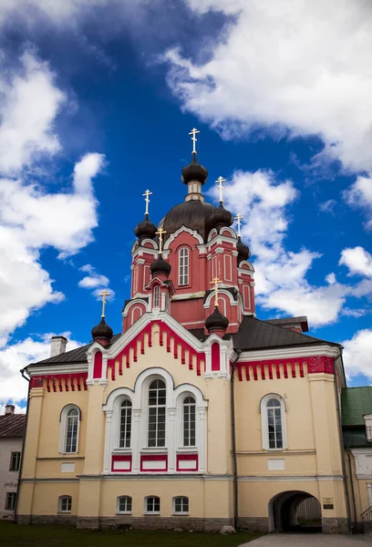 Biserica Ortodoxă Rusă Templu Fundal Cer Albastru Nori — Fotografie, imagine de stoc