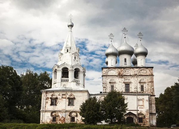 Igreja Ortodoxa Russa Templo Sobre Fundo Céu Azul Nuvens — Fotografia de Stock