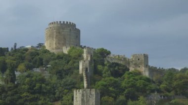 Istanbul'daki eski kale. Bu gemiden alınır.